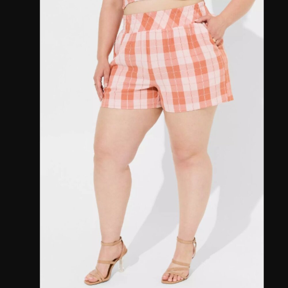Torrid 5 Inch Pull On Seersucker Mid Rise Shorts Apricot Brandy Size 3XL